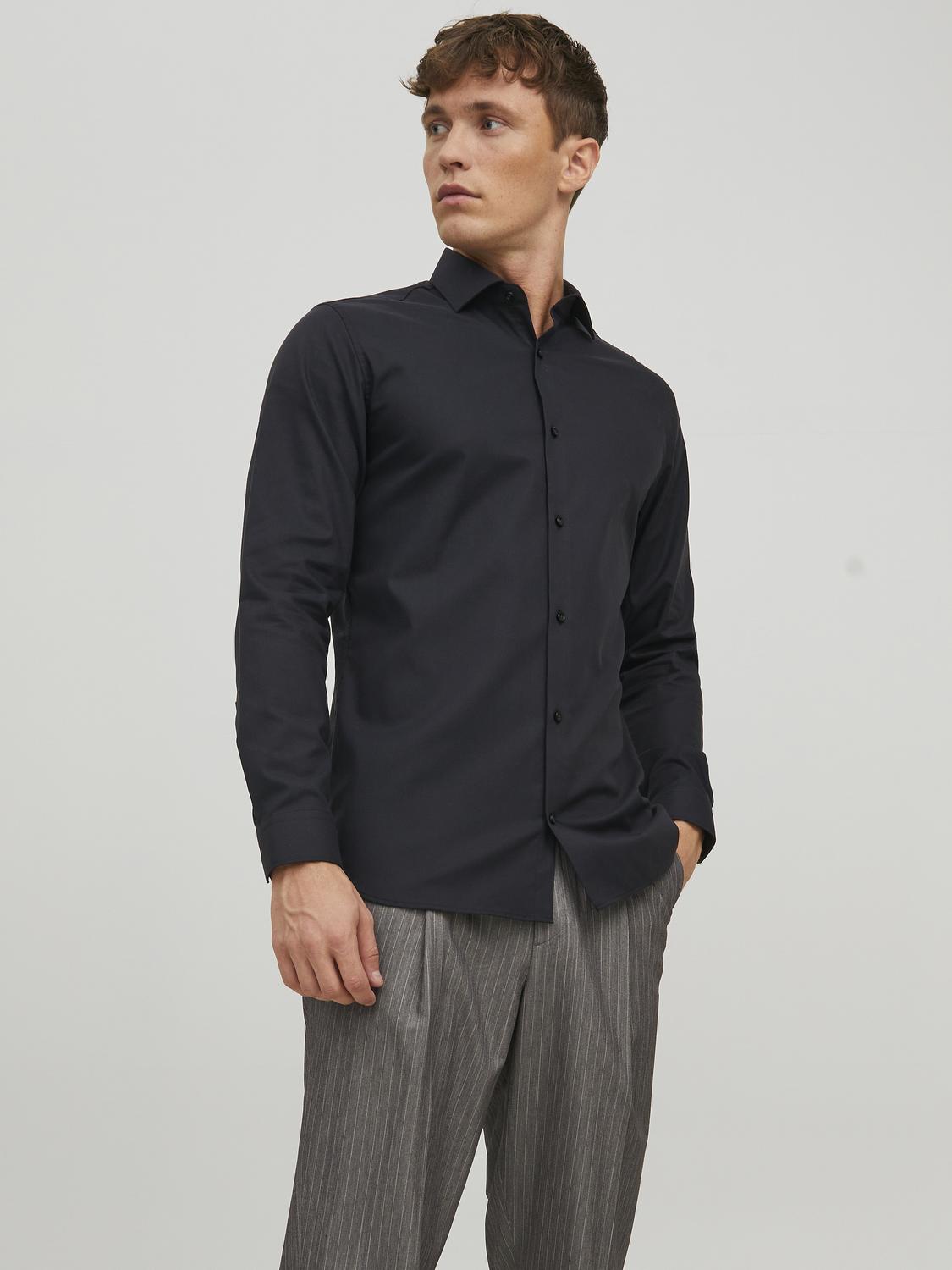 model_shot-front